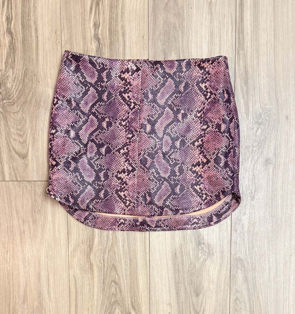 Wild Honey Women's Purple Snakeskin Print Mini Skirt Size Small